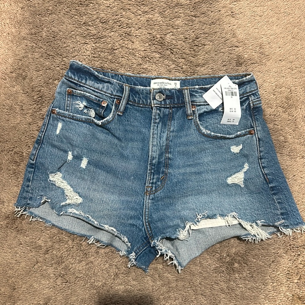 Abercrombie & Fitch The Mom Short High Rise
